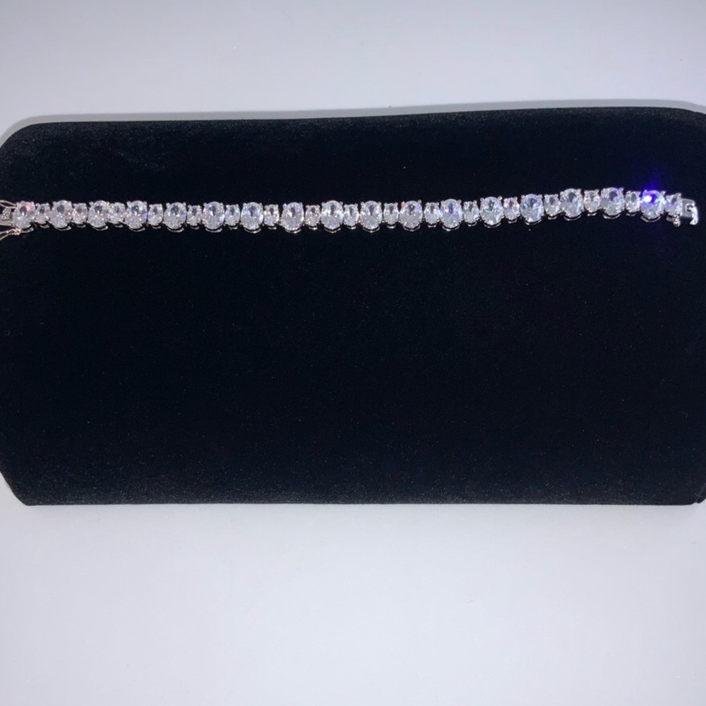 18ct Oval Cut Tennis Bracelet - Picture 9 of 11